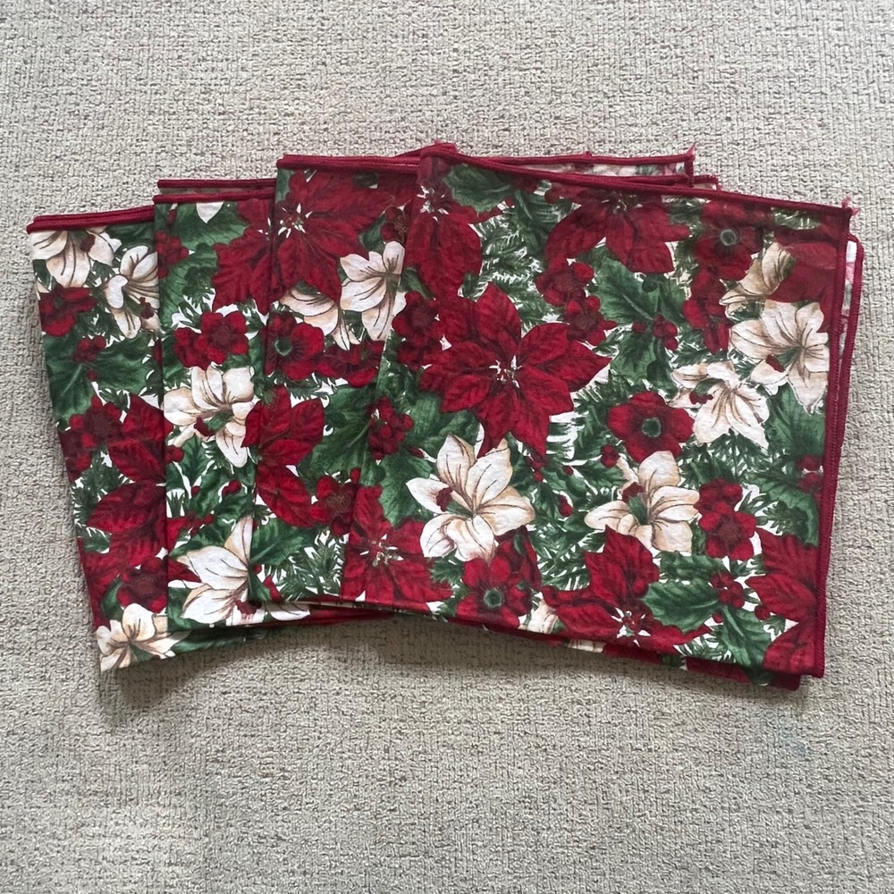 Vintage Christmas Poinsettia Cloth Napkins Set of 4 Red Green Floral Holiday 17"
